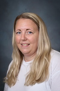 Jennifer Holm ht 25 1.jpg